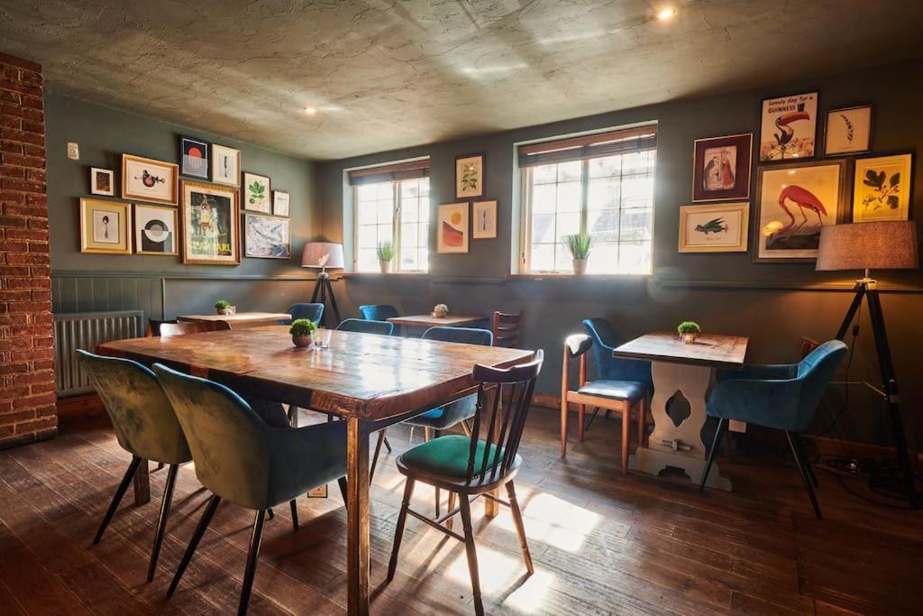 The Loft @ The Old George Apartment South Cerney
