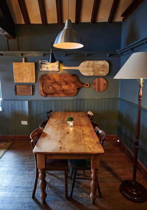The Loft @ The Old George * South Cerney