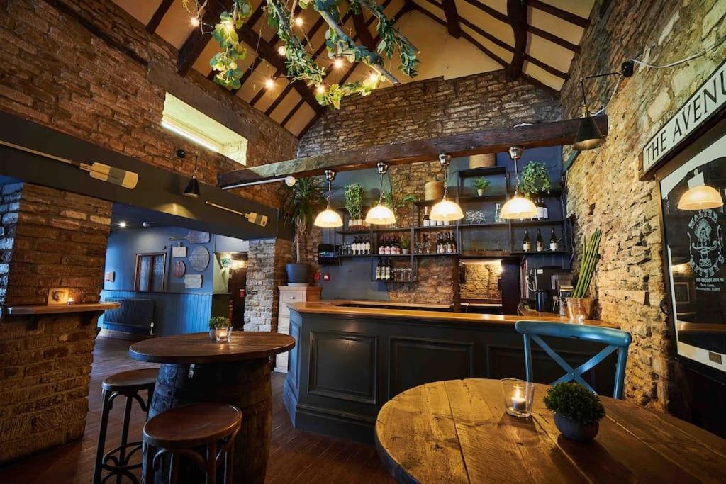 The Loft @ The Old George * South Cerney