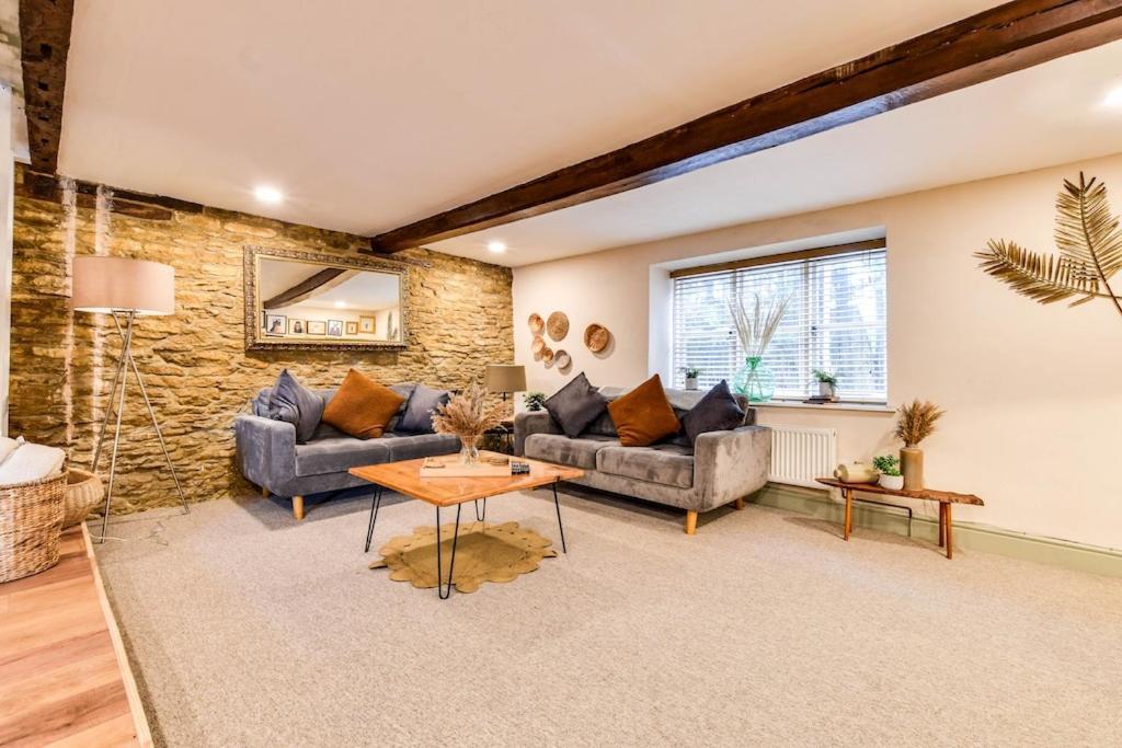 The Loft @ The Old George * South Cerney