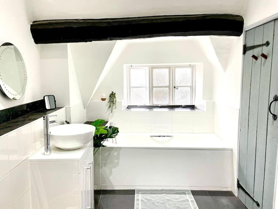 The Loft @ The Old George Apartment South Cerney