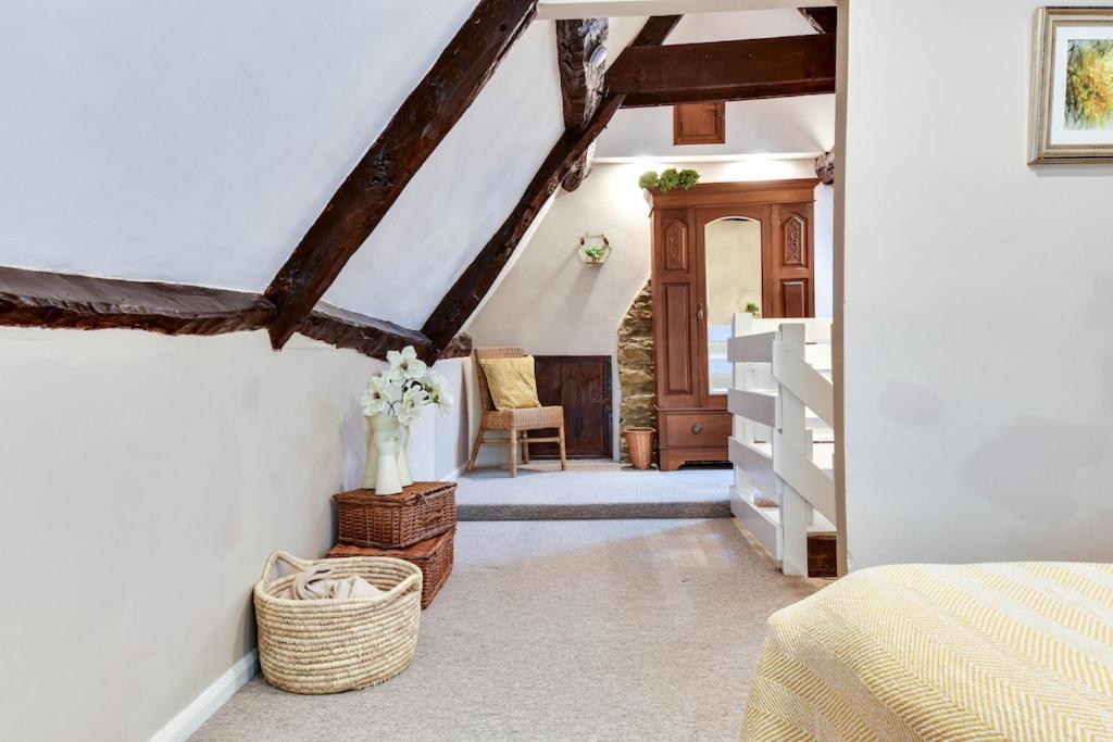 The Loft @ The Old George * South Cerney